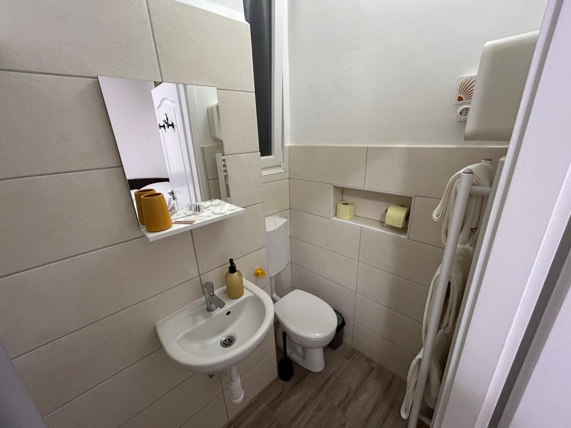 Central Boulevard Apartman Budapest Bagian luar foto