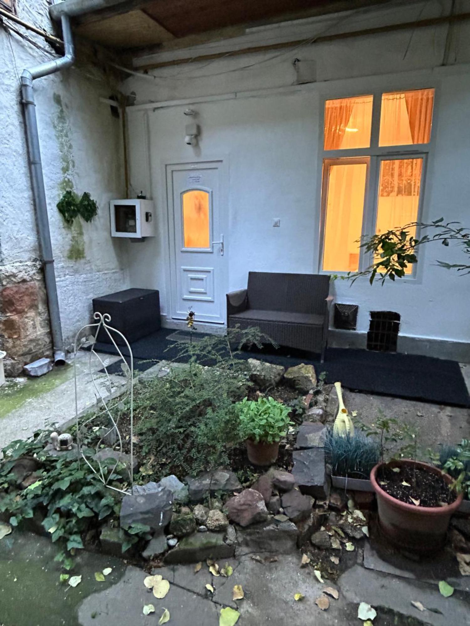 Central Boulevard Apartman Budapest Bagian luar foto